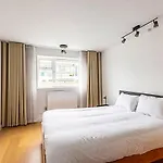 City Relay Apartment With Balcony