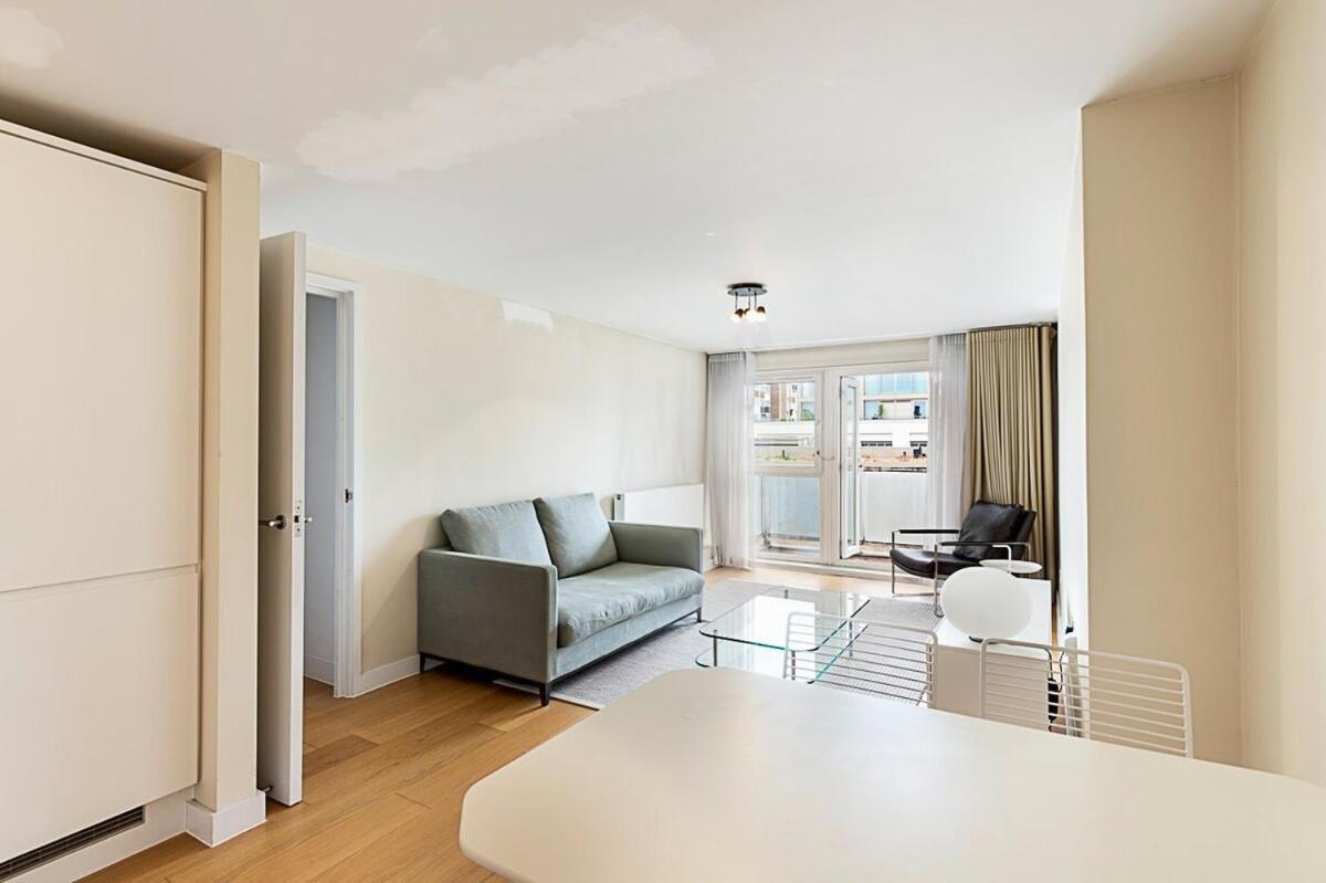 Apartment Relay With Balcony London